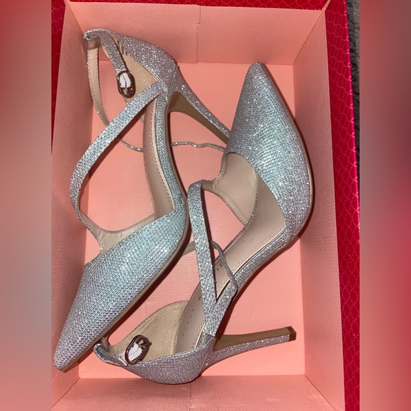 Kelly & Katie Pump - Picture 2 of 5